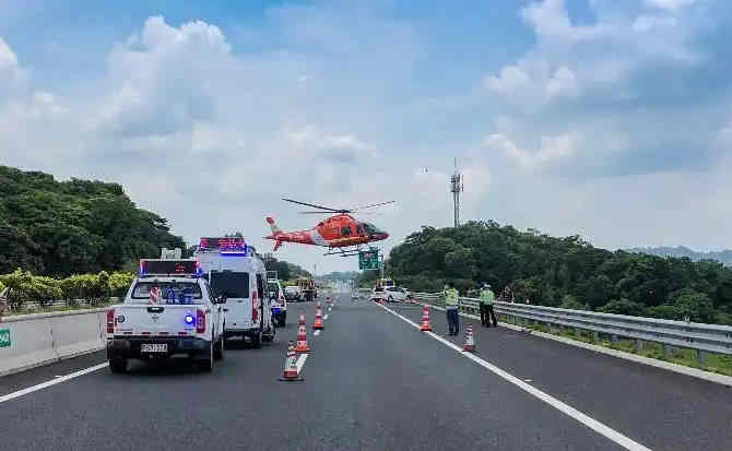 五通桥区高速公路汽车救援案例